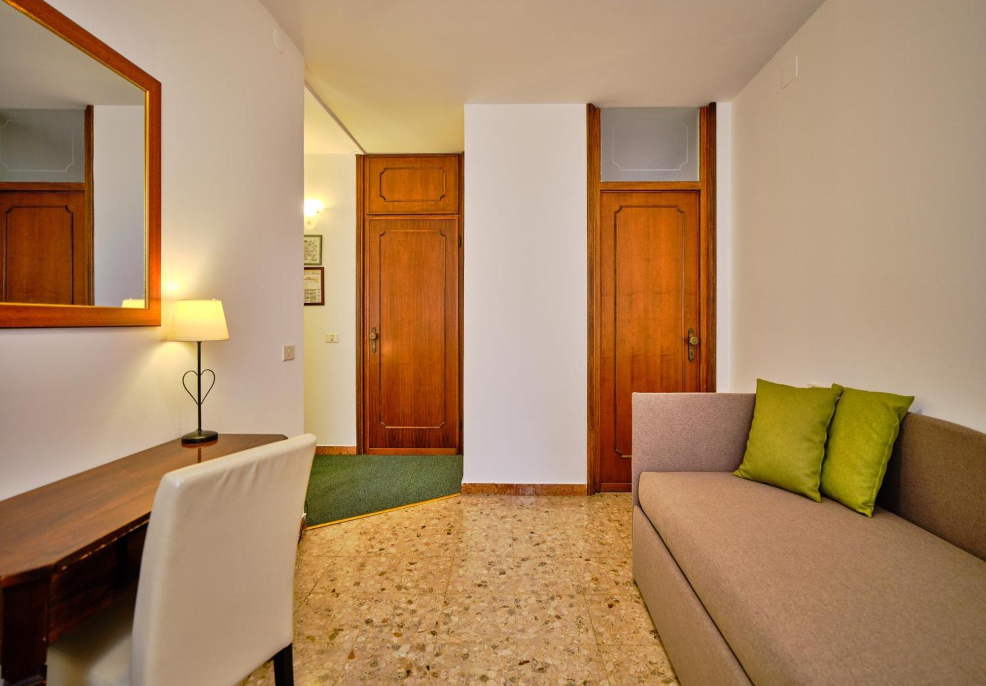 Piccolo Hotel غارْدا الغرفة الصورة